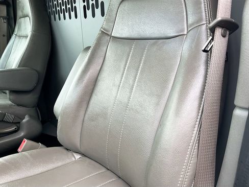 Used 2025 Chevrolet Express 2500 w/ Driver Convenience Package image 17