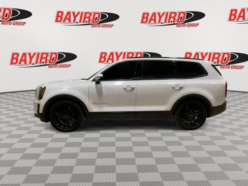 Used 2022 Kia Telluride SX w/ SX Prestige Package image 5