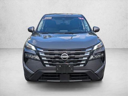 Used 2024 Nissan Rogue SV FWD image 2