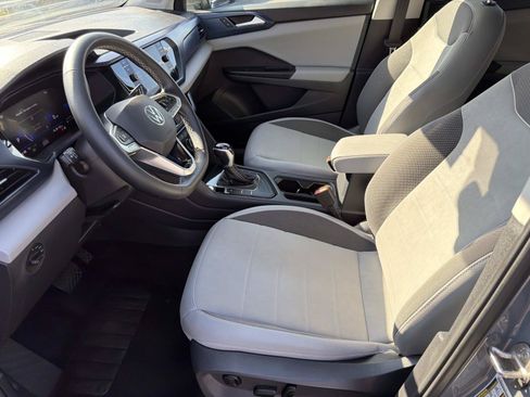 Certified 2023 Volkswagen Taos SE w/ Panoramic Sunroof Package FWD image 15