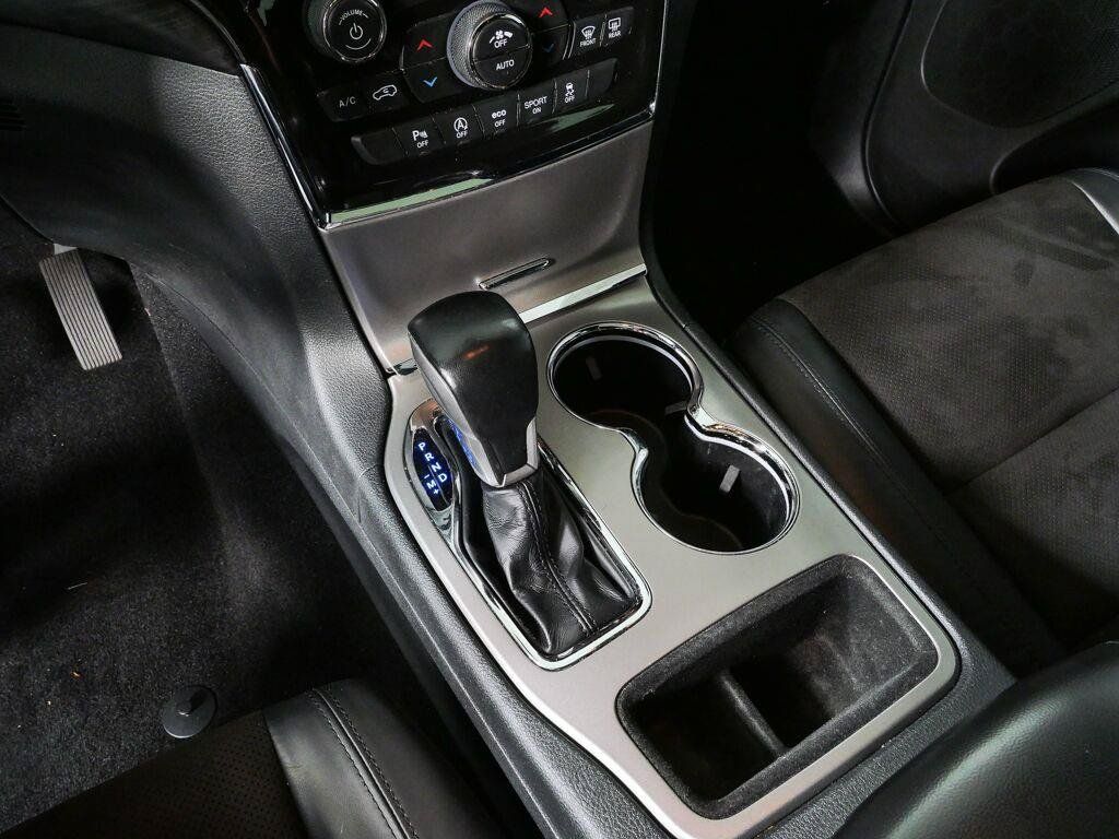 Used 2021 Jeep Grand Cherokee Laredo X RWD image 18