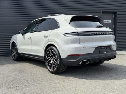 Certified 2026 Porsche Cayenne AWD/4WD image 3
