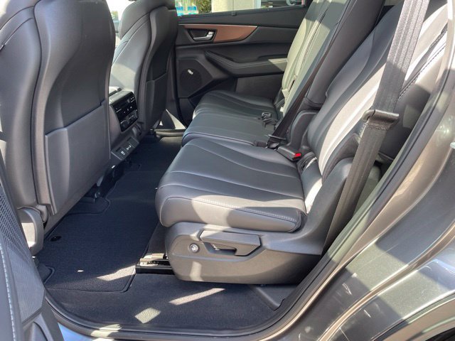 Used 2022 Acura MDX w/ Technology Package AWD/4WD image 16