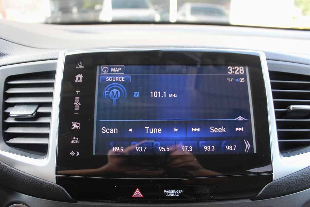 Used 2017 Honda Pilot EX-L image 19