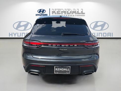Used 2023 Porsche Macan image 5