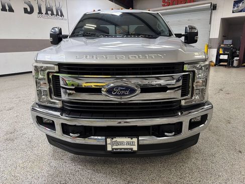 Used 2019 Ford F350 XLT w/ XLT Premium Package AWD/4WD image 12