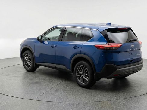Used 2023 Nissan Rogue S image 6