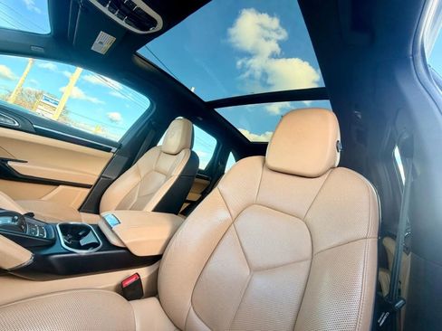 Used 2018 Porsche Cayenne Platinum Edition image 11