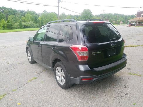 Used 2015 Subaru Forester 2.5i Premium w/ All-Weather Package AWD/4WD image 9