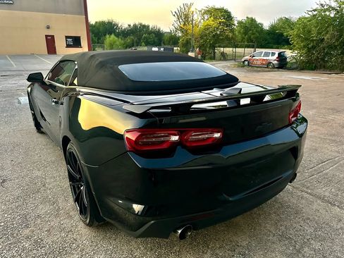 Used 2019 Chevrolet Camaro LT RWD image 7