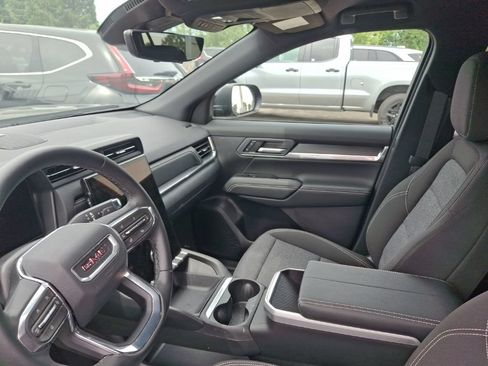 Used 2026 GMC Terrain Elevation w/ Technology Package II AWD/4WD image 9