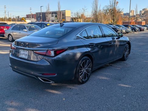 Certified 2024 Lexus ES 350 w/ Premium Package image 3
