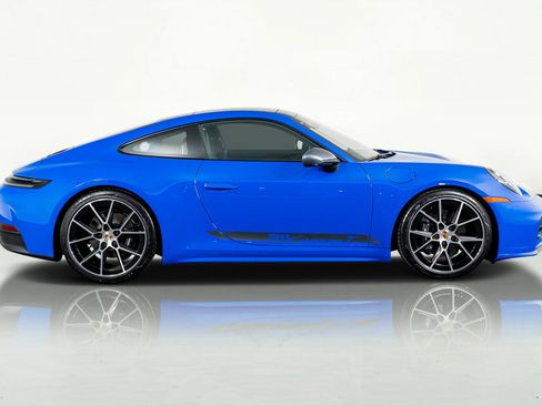 Used 2026 Porsche 911 Carrera T image 6