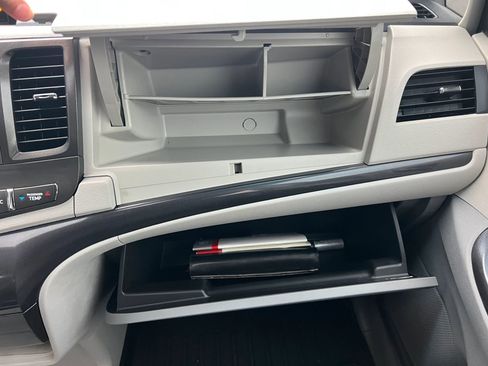 Used 2013 Toyota Sienna SE image 24