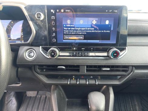 Used 2023 Chevrolet Colorado W/T image 12