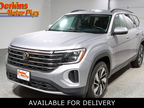Used 2024 Volkswagen Atlas SE AWD/4WD image 1