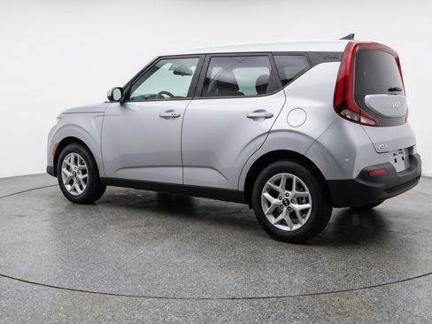 Used 2025 Kia Soul LX w/ LX Technology Package FWD image 6