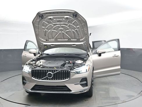 Used 2023 Volvo XC60 B5 Ultimate image 54