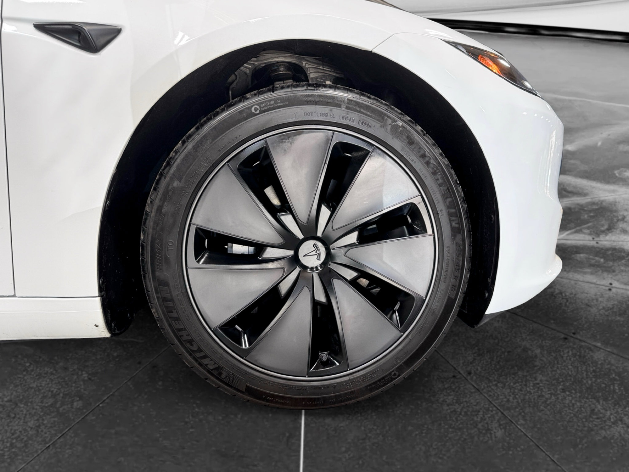 Used 2025 Tesla Model 3 Long Range RWD image 36