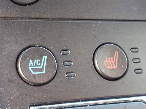 Used 2015 Ford Edge Titanium w/ Equipment Group 302A image 9