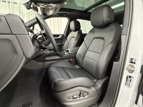 New 2026 Porsche Cayenne S AWD/4WD image 31