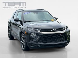 Used 2022 Chevrolet TrailBlazer RS w/ Sun and Liftgate Package image 1