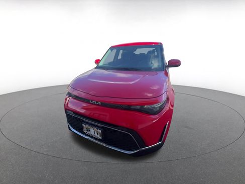 Used 2025 Kia Soul LX w/ LX Technology Package FWD image 5