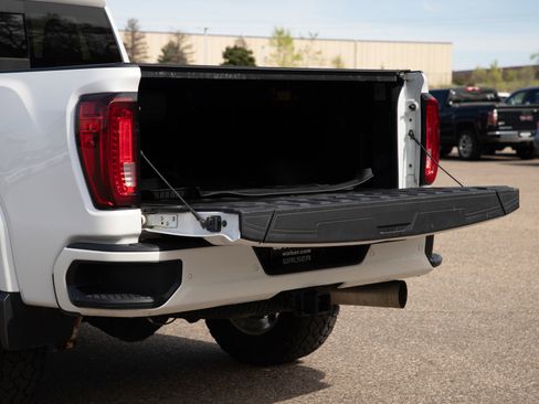 Used 2021 GMC Sierra 3500 Denali w/ Denali Ultimate Package AWD/4WD image 9