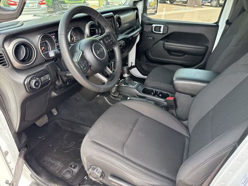 Used 2022 Jeep Wrangler Unlimited Sport image 25