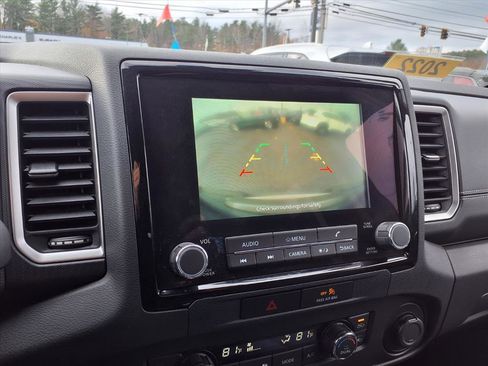 Certified 2022 Nissan Frontier SV image 11