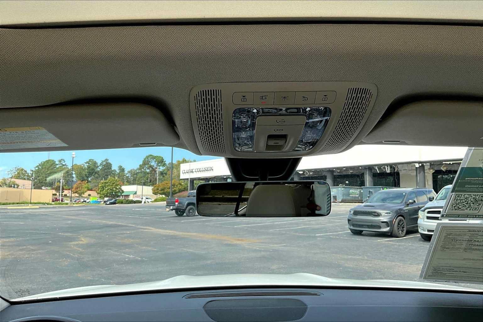 Used 2021 Mercedes-Benz GLB 250 4MATIC image 35
