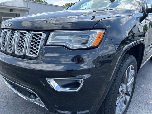 Used 2018 Jeep Grand Cherokee Overland AWD/4WD image 6
