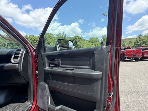 Used 2020 RAM 5500 Tradesman w/ Chrome Appearance Group AWD/4WD image 32