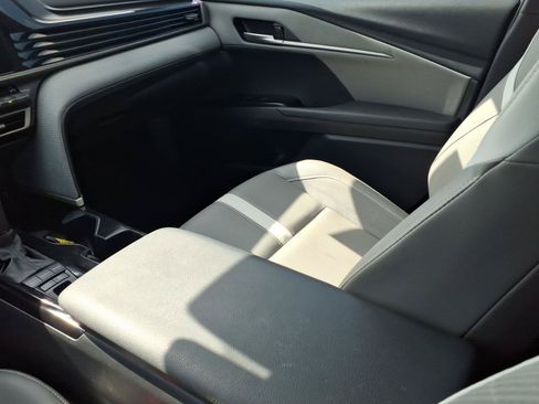 Used 2025 Toyota Camry SE w/ Convenience Package FWD image 19
