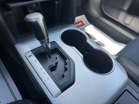 Used 2012 Toyota Camry SE FWD image 34