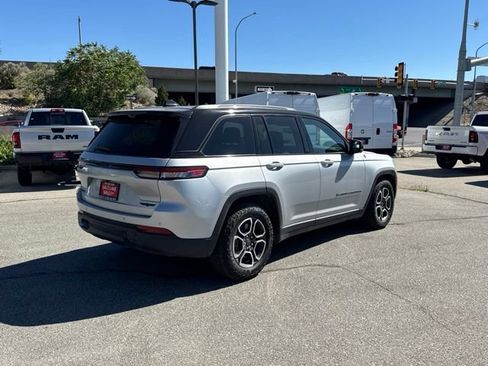 Used 2022 Jeep Grand Cherokee Trailhawk w/ Advanced Protech Group II AWD/4WD image 6