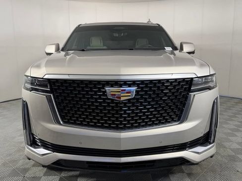 Used 2023 Cadillac Escalade Premium Luxury AWD/4WD image 12