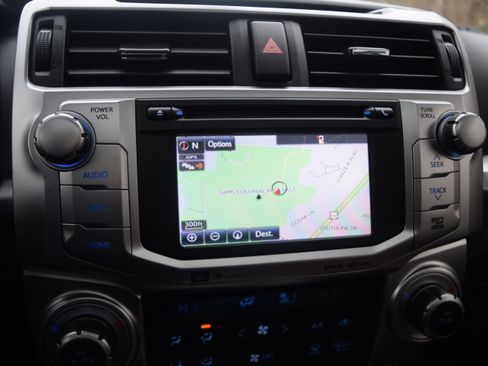 Used 2018 Toyota 4Runner Limited image 9