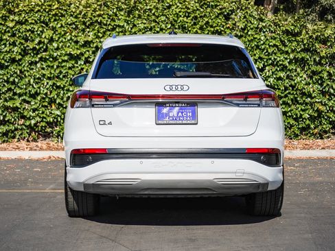Used 2023 Audi Q4 e-tron Premium Plus w/ Premium Plus RWD image 5