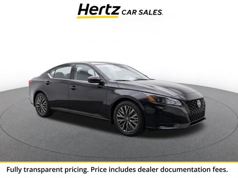 Used 2025 Nissan Altima 2.5 SV FWD image 1