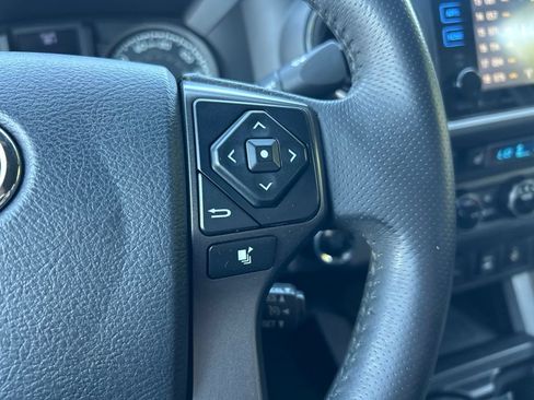 Used 2016 Toyota Tacoma TRD Sport w/ Premium & Technology Package RWD image 26