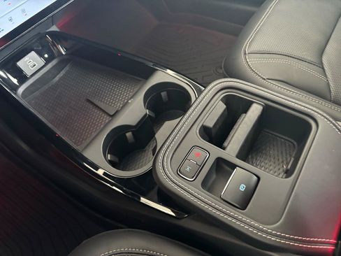 Used 2025 Ford Mustang Mach-E Premium RWD image 17