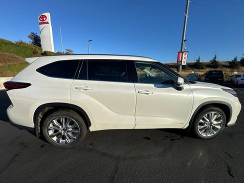 Used 2022 Toyota Highlander Limited AWD/4WD image 8