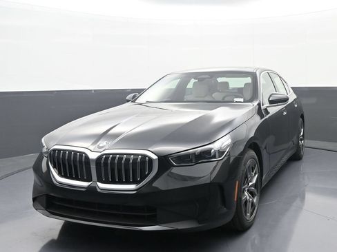 New 2027 BMW 530i xDrive AWD/4WD image 1