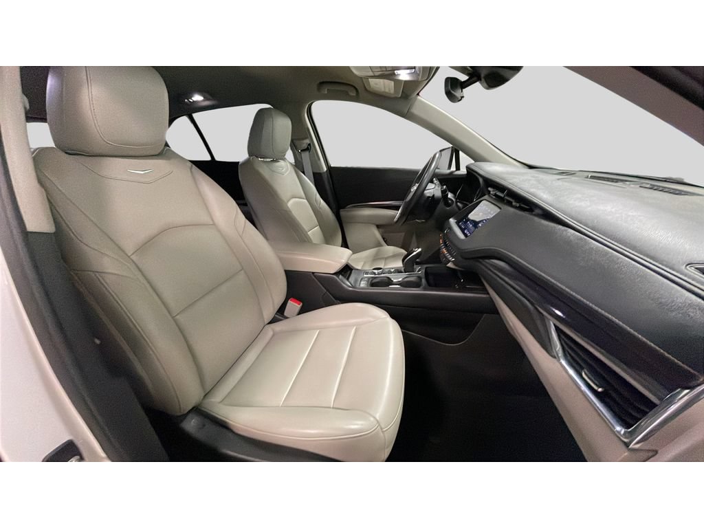 Used 2022 Cadillac XT4 Luxury w/ Trailering Package AWD/4WD image 17