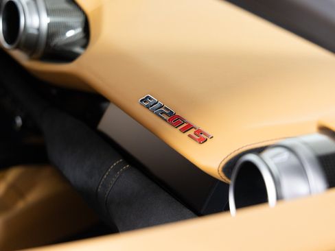 Used 2022 Ferrari 812 GTS RWD image 33