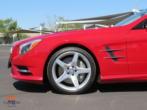 Used 2013 Mercedes-Benz SL 550 image 19