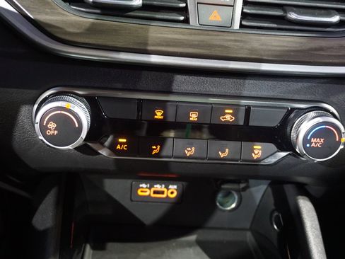 Used 2024 Nissan Altima 2.5 SV image 12