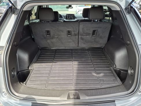 Used 2023 Chevrolet Blazer LT w/ LPO, Black Grille Bar Package FWD image 25