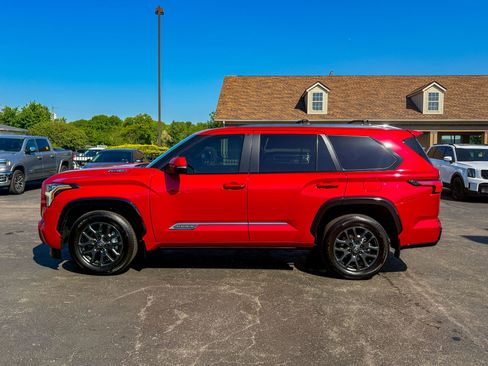 Used 2025 Toyota Sequoia Platinum AWD/4WD image 8